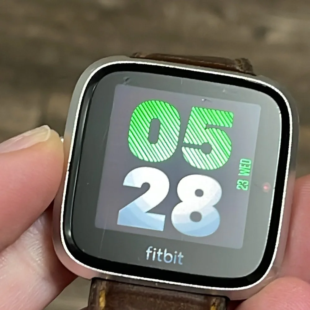 Fitbit Versa Lite with Genuine Leather Band